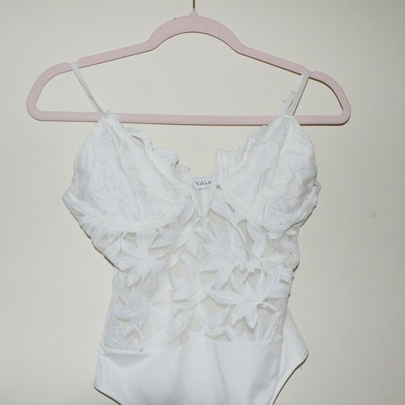 WHITE LACE BODY SUIT - Picture 1 of 11